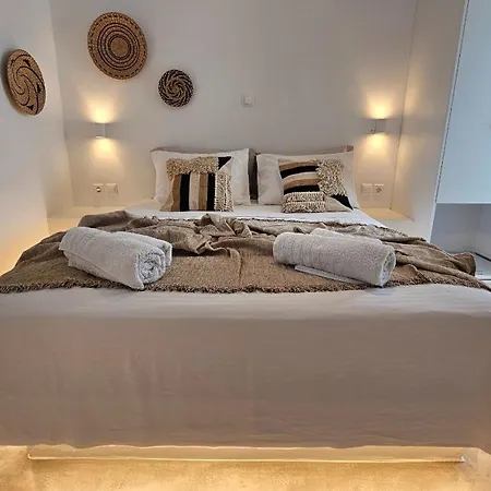 게스트하우스 Mykonos4islands Seaside And 칼로 리바디