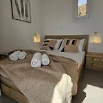 ゲストハウス Mykonos4islands Seaside And カロ・リヴァディ